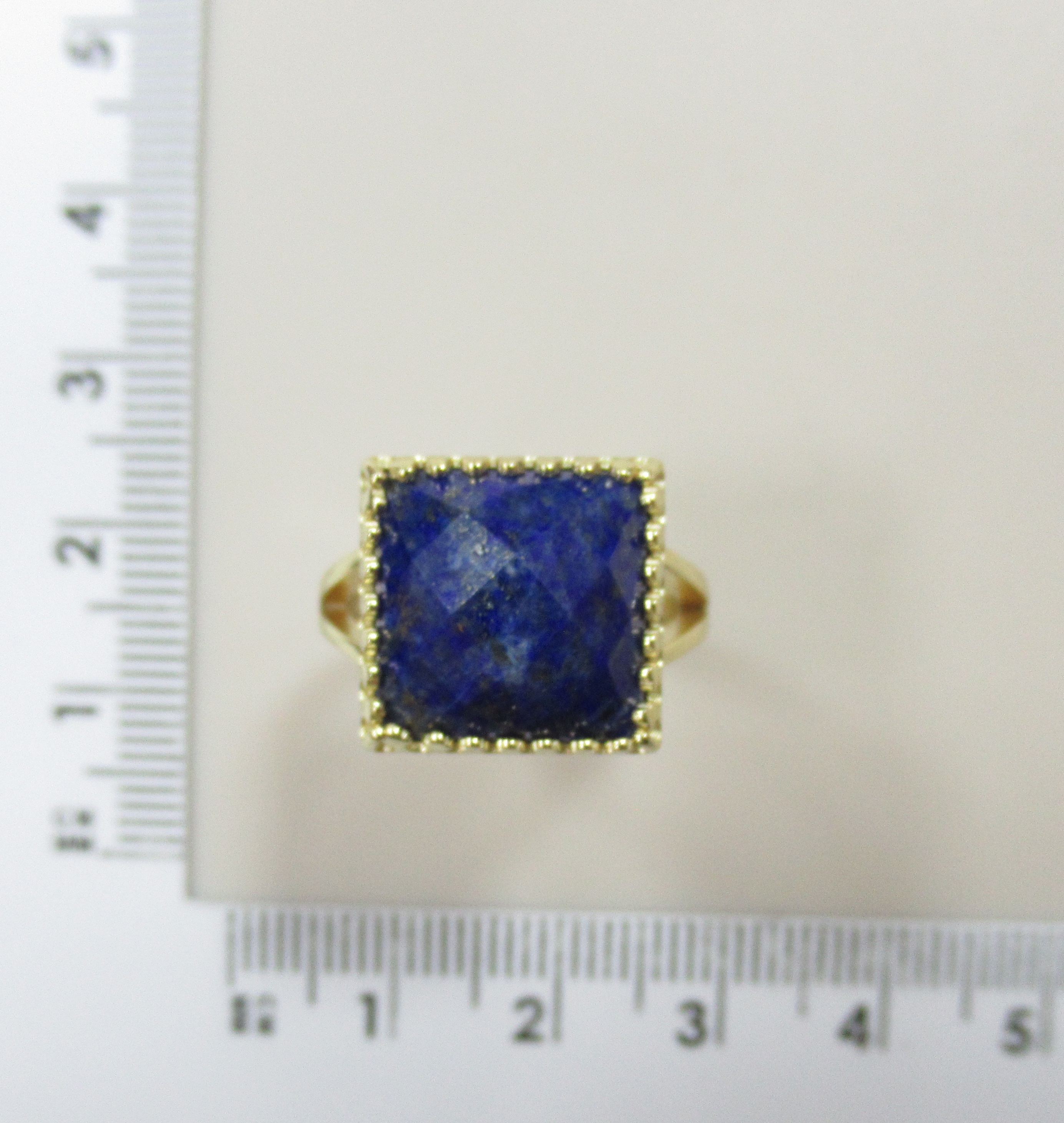 Серебряное кольцо с лазуритом